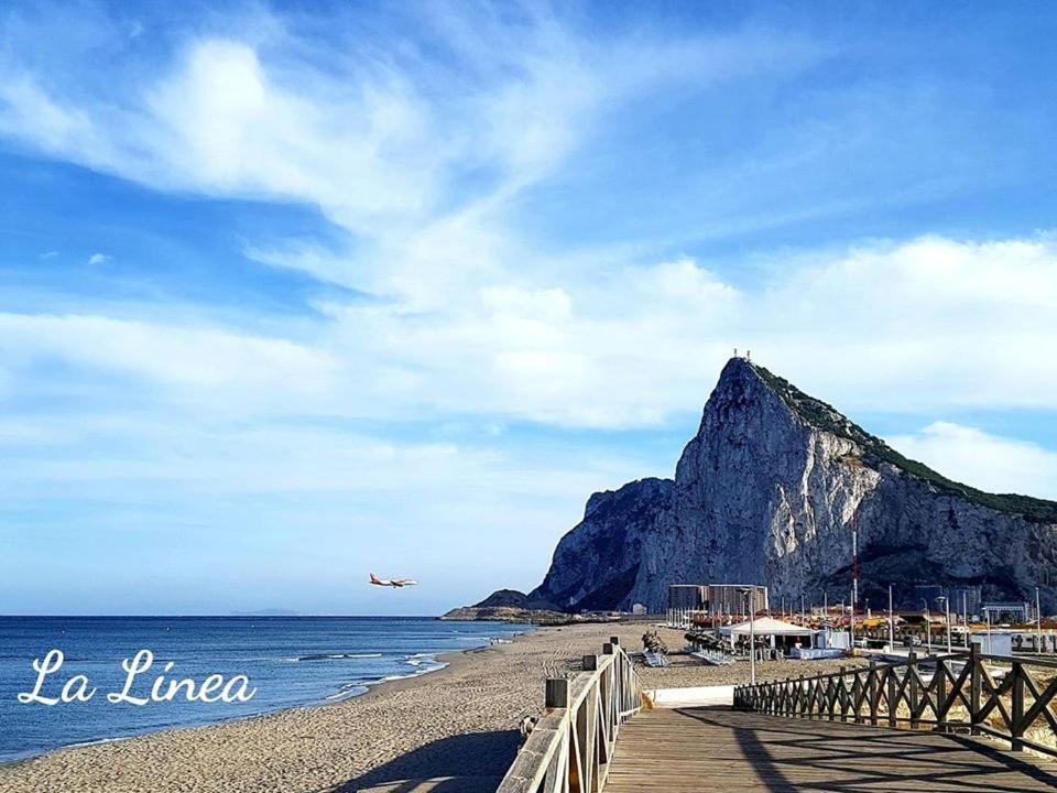 Practico Apartamento A 5 Min Andando De Gibraltar Y El Centro, Frente Al Mar La Línea de la Concepción Buitenkant foto